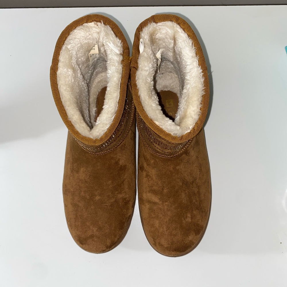 White Mountain brown boots